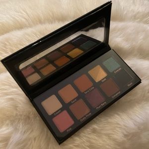 Violet Voss Essentials Eye Shadow Palette